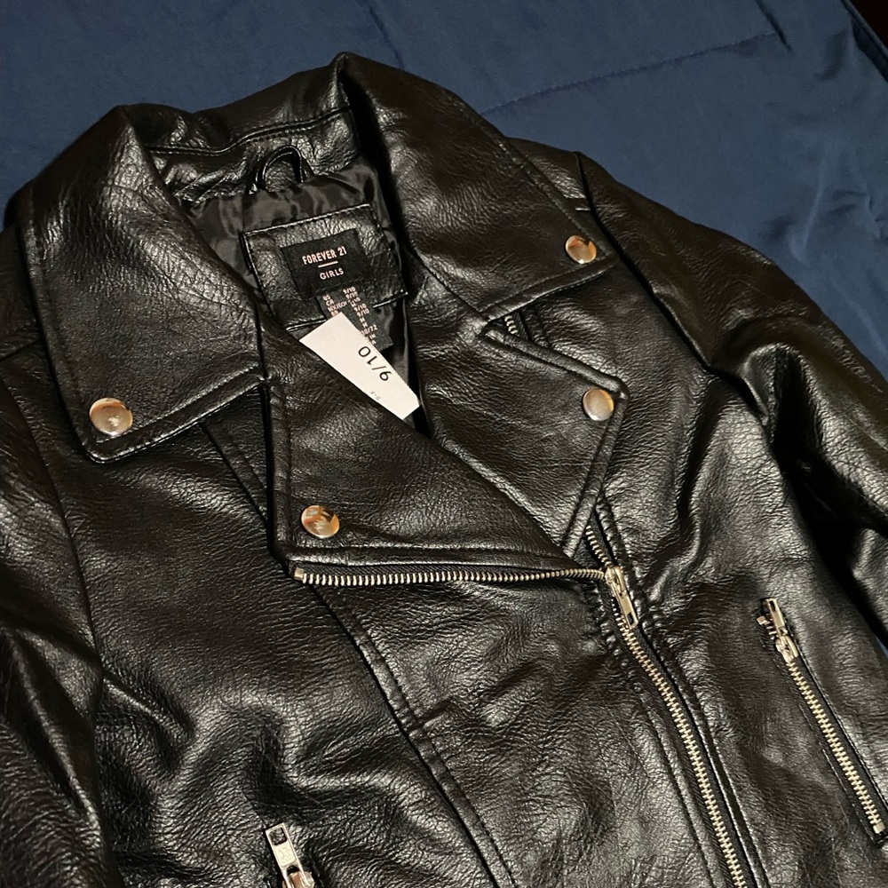 Size:9/10 (girl), color: black